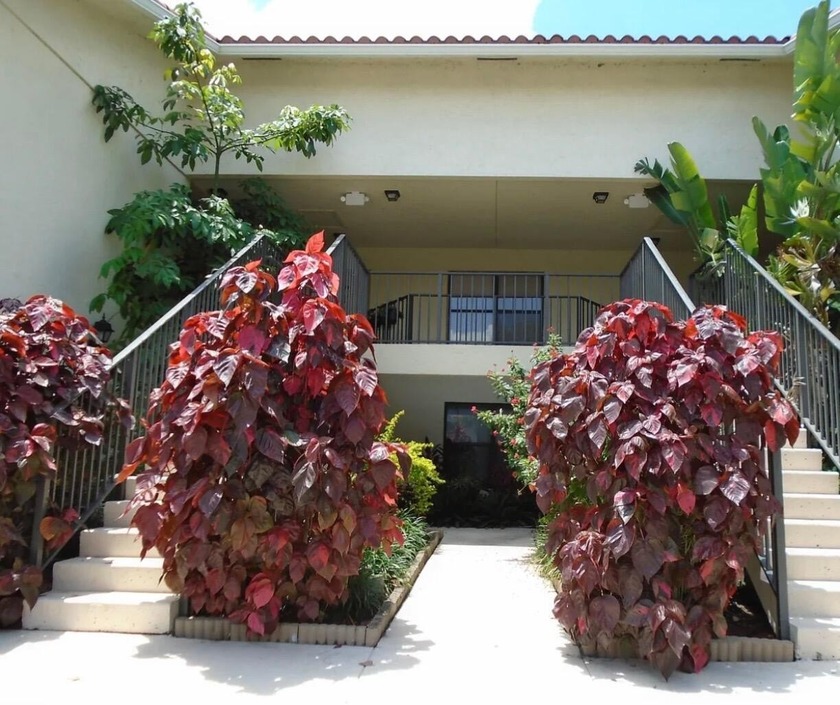 Turn-key condo minutes from FL Turnpike, entertainment and - Beach Condo for sale in West Palm Beach, Florida on Beachhouse.com