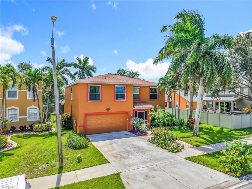 Welcome to this beautiful home in the heart of Naples! This - Beach Home for sale in Naples, Florida on Beachhouse.com