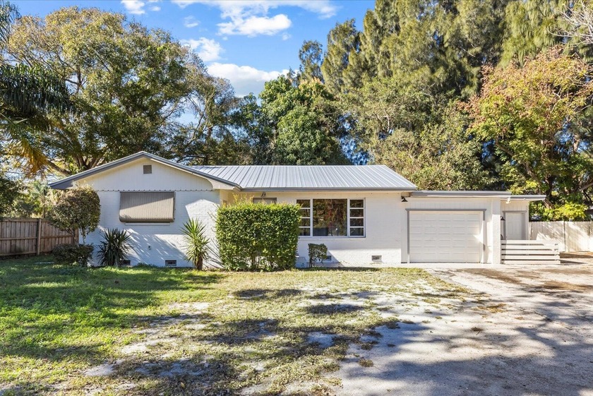 Motivated seller, Handyman Special! 3/1.5 with Detached 1/1 - Beach Home for sale in Vero Beach, Florida on Beachhouse.com