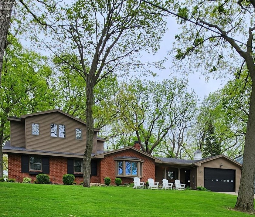 Recently renovated Catawba Island home with Lake Erie views! - Beach Home for sale in Port Clinton, Ohio on Beachhouse.com