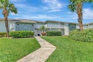 Golf Course View!!! Enjoy ground floor convenience in this - Beach Condo for sale in Fort Pierce, Florida on Beachhouse.com