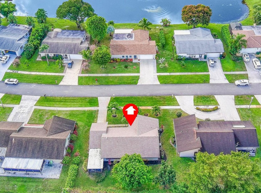 PET FRIENDLY +55 Community 2 bedrooms, 2 bath Home with garage - Beach Home for sale in Delray Beach, Florida on Beachhouse.com