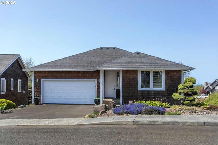 Step into coastal comfort in this beautiful 3-bedroom, 2.5-bath - Beach Home for sale in Seaside, Oregon on Beachhouse.com