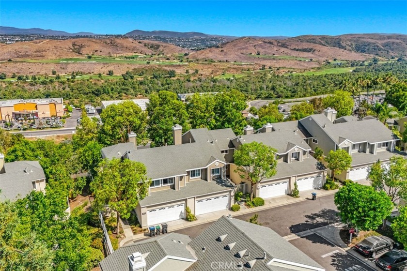 Welcome to this stunning two-story condominium in the heart of - Beach Condo for sale in Mission Viejo, California on Beachhouse.com