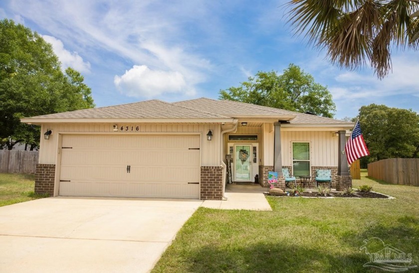Beautiful 4 bedroom 2 bath home with 5 room as office located in - Beach Home for sale in Pace, Florida on Beachhouse.com
