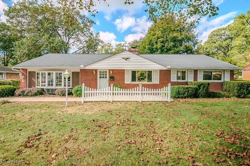 Welcome home to this charming 3-bedroom, 2-bath brick ranch - Beach Home for sale in Mentor, Ohio on Beachhouse.com