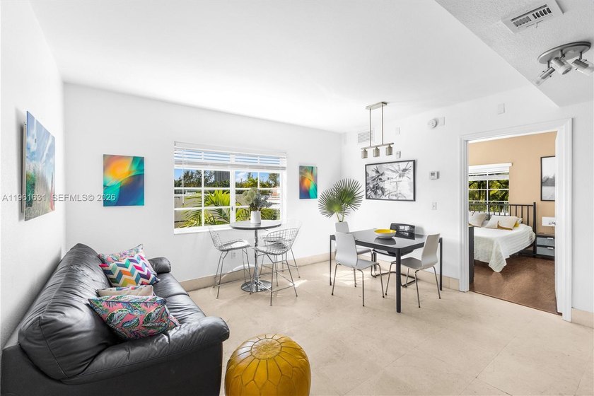 Bright top-floor corner 1-bedroom, 1-bathroom residence in a - Beach Condo for sale in Miami Beach, Florida on Beachhouse.com