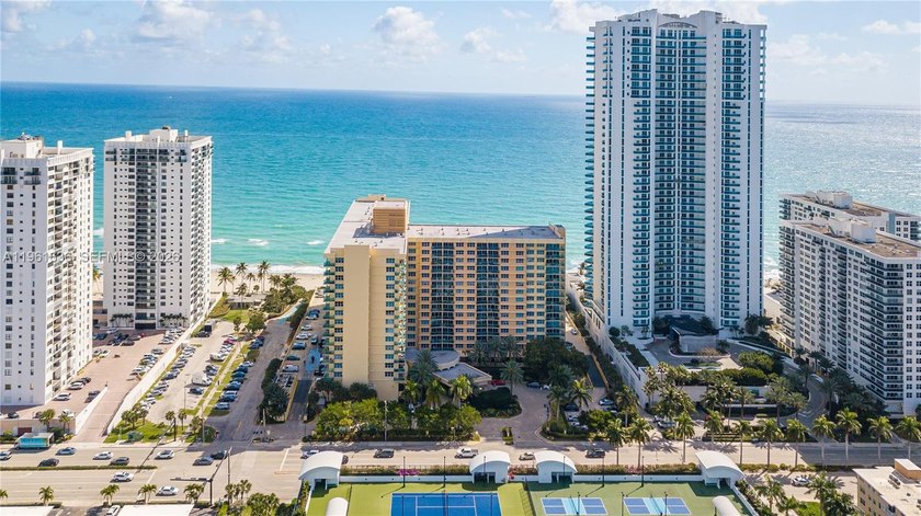 Spacious 1-bedroom, 1.5-bath condo on the 10th floor with - Beach Condo for sale in Hollywood, Florida on Beachhouse.com