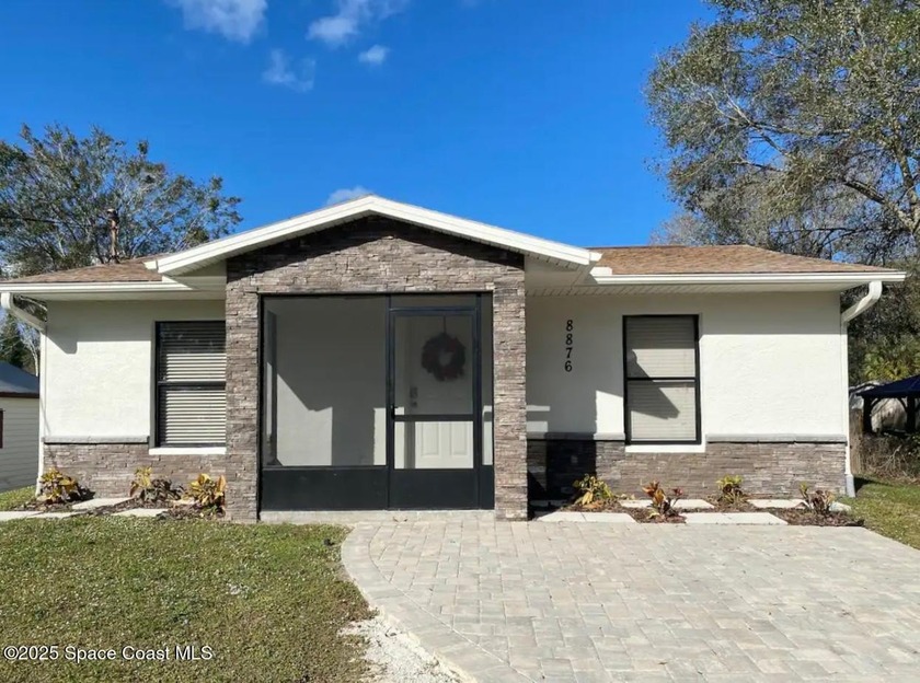 Cozy house on a full 1/4 acre lot. 2 Bed 1 Bath w/ covered - Beach Home for sale in Melbourne, Florida on Beachhouse.com
