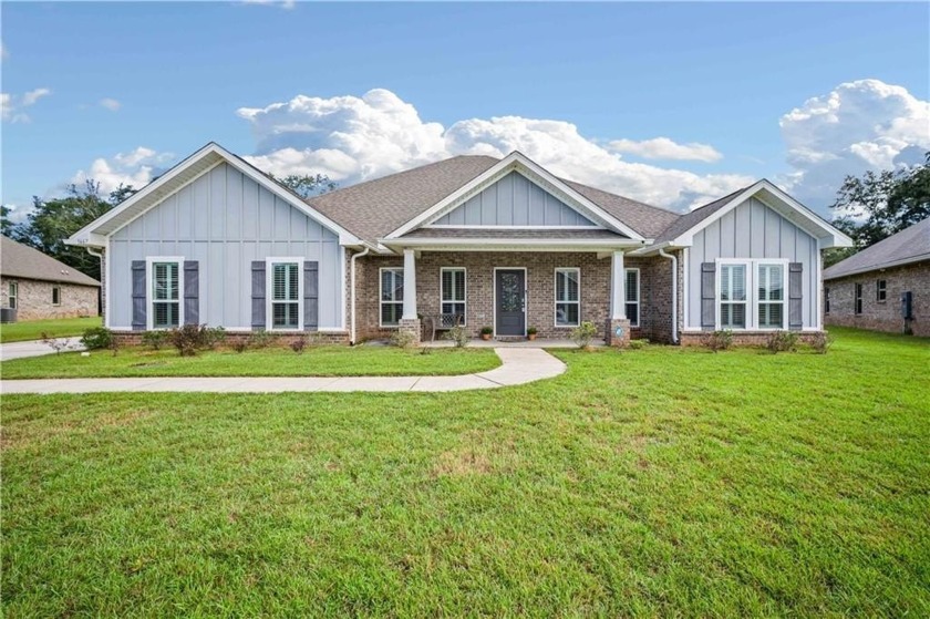 Take a look at this impeccable, move-in ready home located on a - Beach Home for sale in Mobile, Alabama on Beachhouse.com