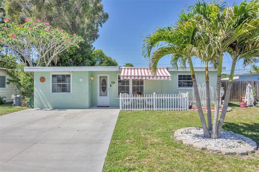 Welcome to your new home! This 3 bedroom, 2 bath pool home is - Beach Home for sale in Largo, Florida on Beachhouse.com