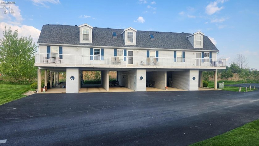Welcome to Spinnaker Bay Yacht and Beach Club Resort Condominium - Beach Condo for sale in Port Clinton, Ohio on Beachhouse.com