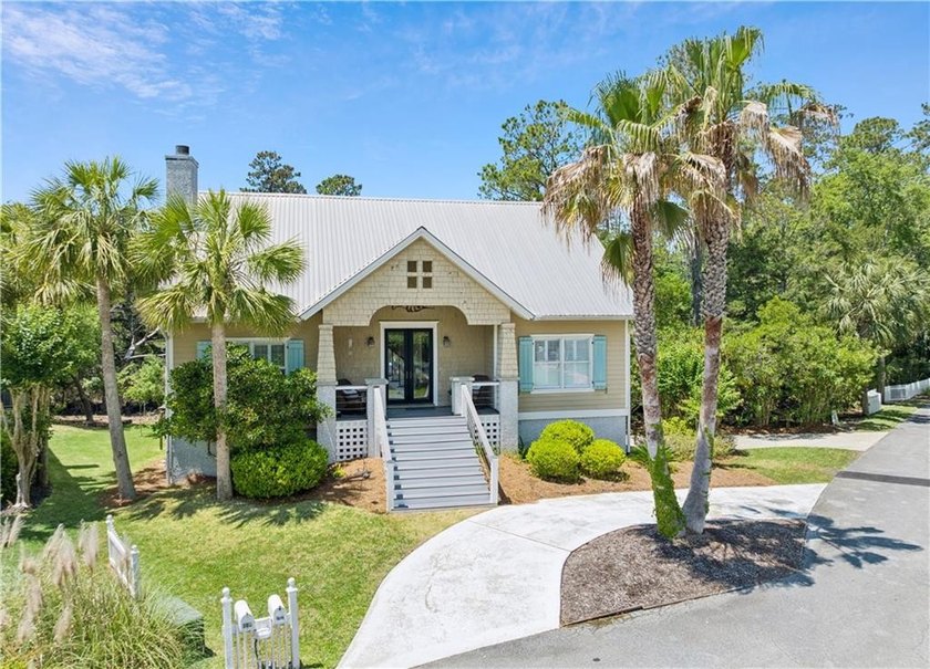 Marshfront privacy! Experience the best of coastal living in - Beach Home for sale in Saint Simons, Georgia on Beachhouse.com
