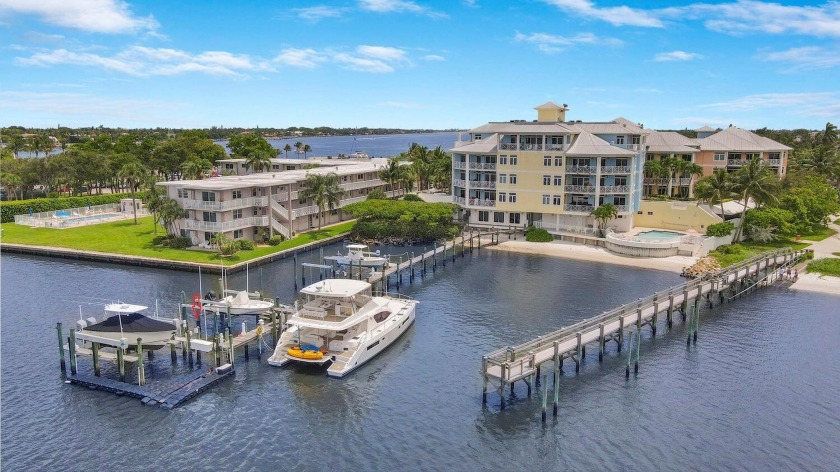 Luxurious Waterfront Condo in Olde Village Pointe - A Boater's - Beach Condo for sale in Lantana, Florida on Beachhouse.com