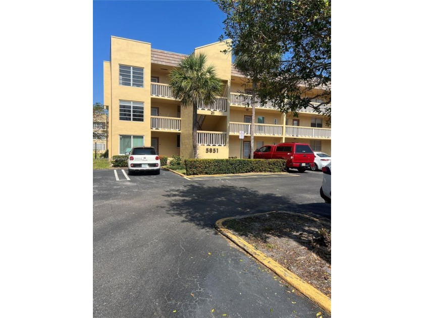 CENTRALY LOCATED 1 BED 1 BATH CONDO IN A 55+ COMMUNITY WITH - Beach Condo for sale in Tamarac, Florida on Beachhouse.com