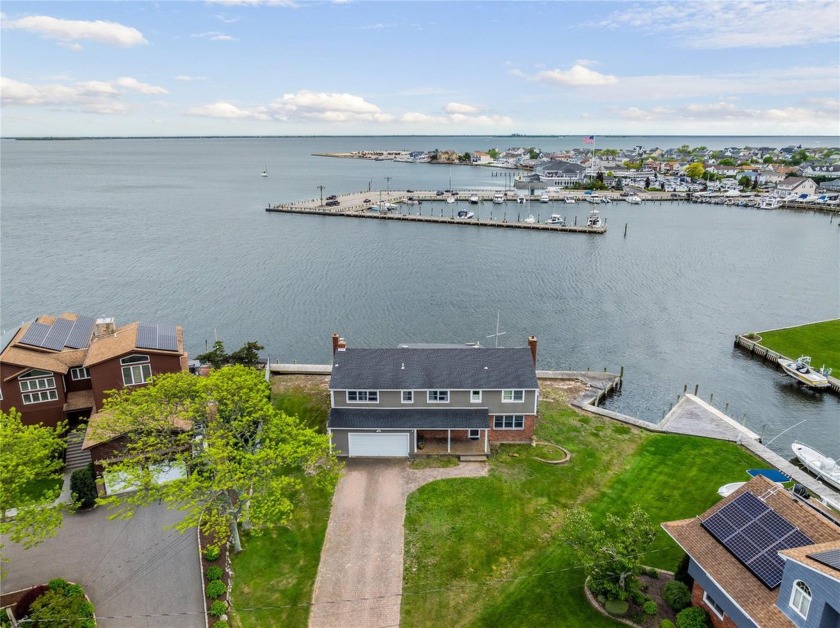 Wake up every day to million-dollar views and endless - Beach Home for sale in West Islip, New York on Beachhouse.com