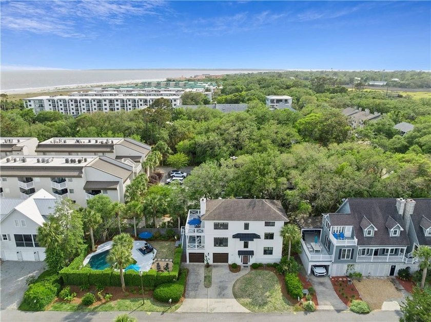 * Private home steps from the beach with private pool.* This - Beach Home for sale in Saint Simons, Georgia on Beachhouse.com