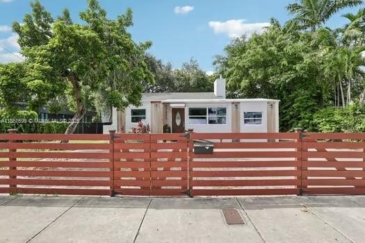 Incredible opportunity in the heart of Miami! This property is - Beach Home for sale in Miami, Florida on Beachhouse.com