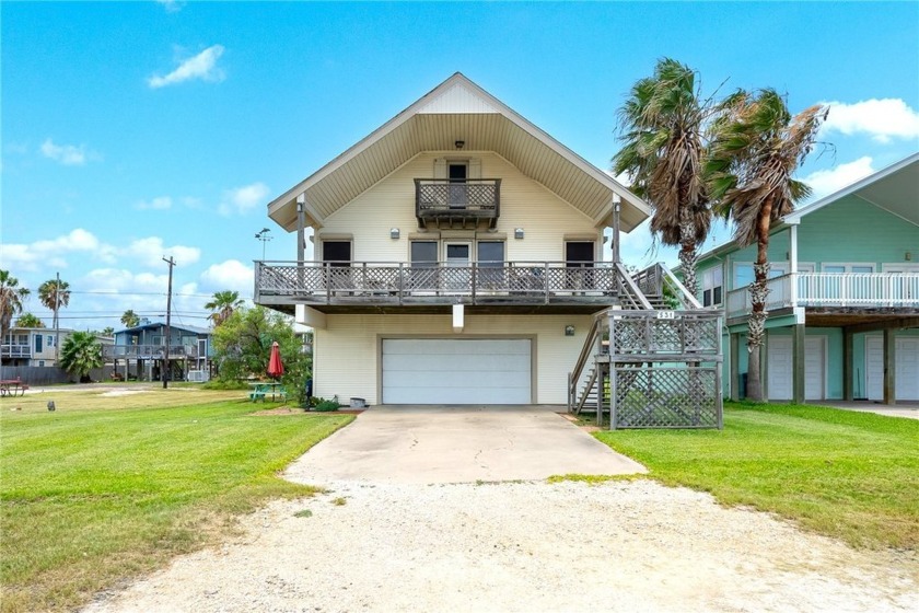 Welcome to your vintage beach retreat in Ingleside on the Bay! - Beach Home for sale in Ingleside, Texas on Beachhouse.com