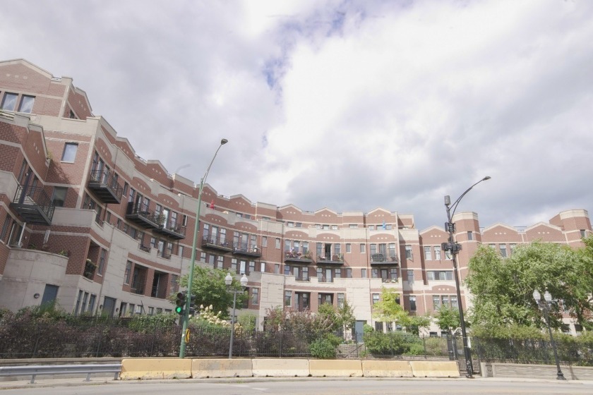 Opportunity knocks with this spacious top floor *Lakeview - Beach Townhome/Townhouse for sale in Chicago, Illinois on Beachhouse.com