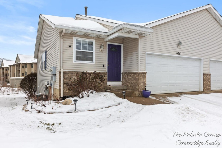 Well-maintained spacious 2-bedroom, 2-bathroom condo in the - Beach Condo for sale in Holland, Michigan on Beachhouse.com