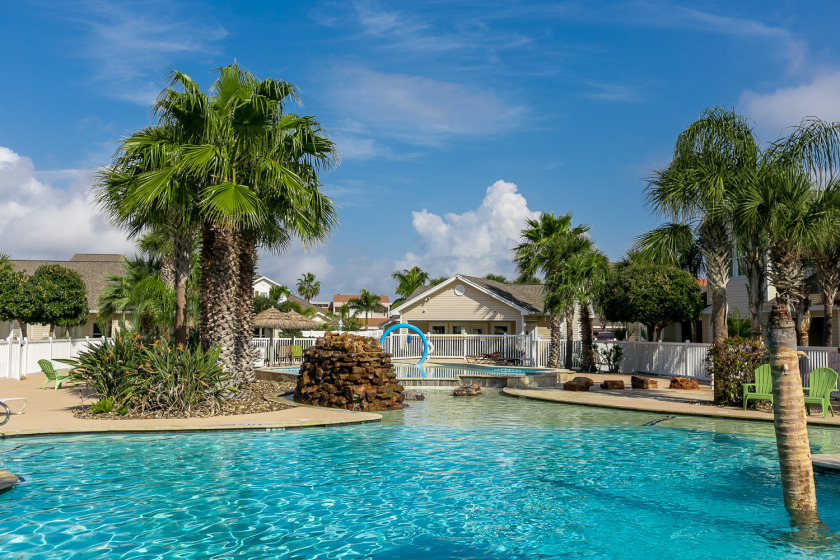 Casa De Isla CPB203K-Quiet Luxury, Steps Away From The Best Pool - Beach Vacation Rentals in Corpus Christi, Texas on Beachhouse.com