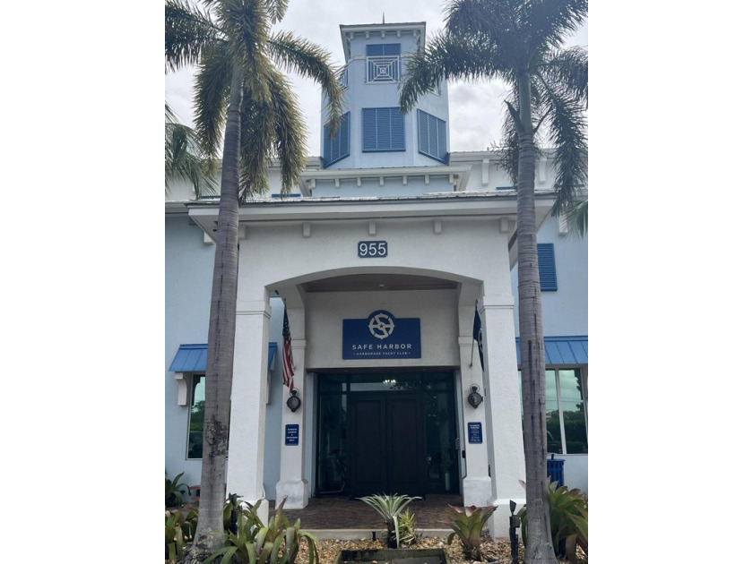 ALL ABOUT THE LIFESTYLE AT THE HARBORAGE! GREAT VIEW OVER POOL - Beach Condo for sale in Stuart, Florida on Beachhouse.com