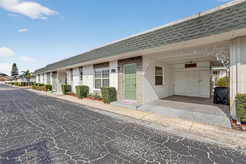 Don't miss out on this gorgeous, move in ready 55+ condo in the - Beach Condo for sale in St. Petersburg, Florida on Beachhouse.com