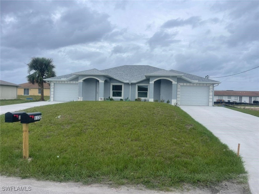 OMG!!!!!!! location, location, location. SPECTACULAR AND - Beach Home for sale in Lehigh Acres, Florida on Beachhouse.com