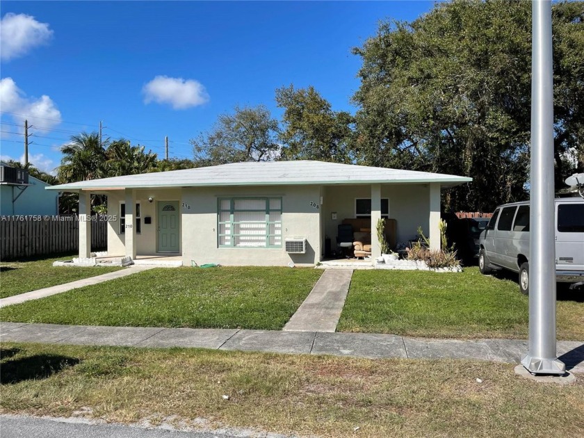 Welcome to this fantastic legal duplex in Dania Beach FL - Beach Townhome/Townhouse for sale in Dania, Florida on Beachhouse.com