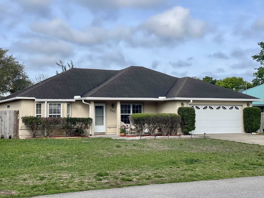 Discover relaxed Florida living in this 3BR/2BA home, built in - Beach Home for sale in St Augustine, Florida on Beachhouse.com