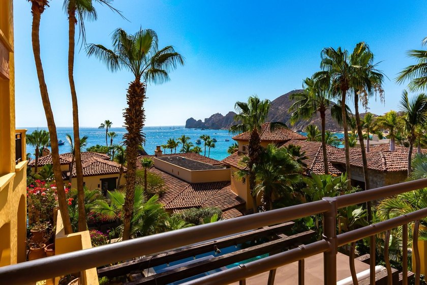 Prime corner unit in Building 5 -- Hacienda Beach Club's most - Beach Condo for sale in Cabo San Lucas,  on Beachhouse.com