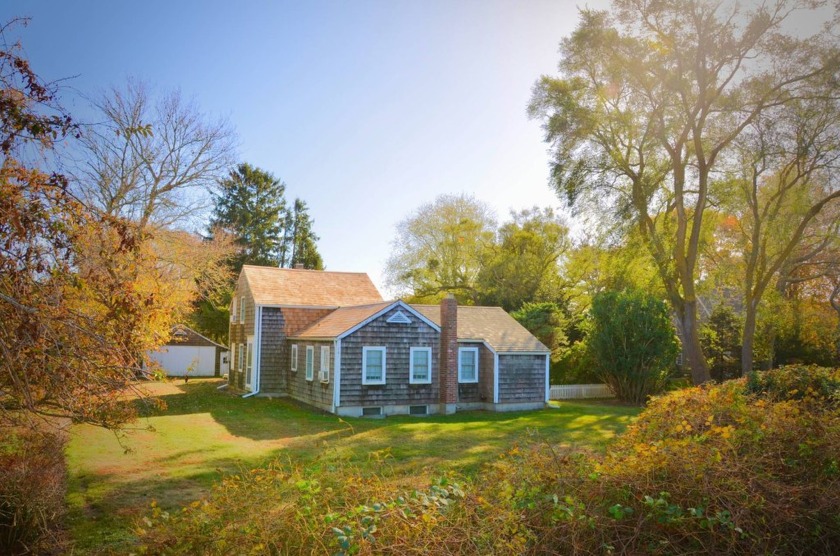 Welcome to 328 Town Line Road, a beautiful sun-drenched property - Beach Home for sale in Sagaponack, New York on Beachhouse.com