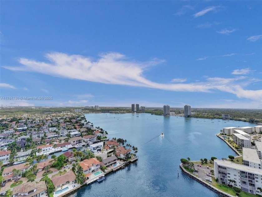 PRICED TO SELL! GREAT DEAL! Elevate your lifestyle with this - Beach Condo for sale in Aventura, Florida on Beachhouse.com