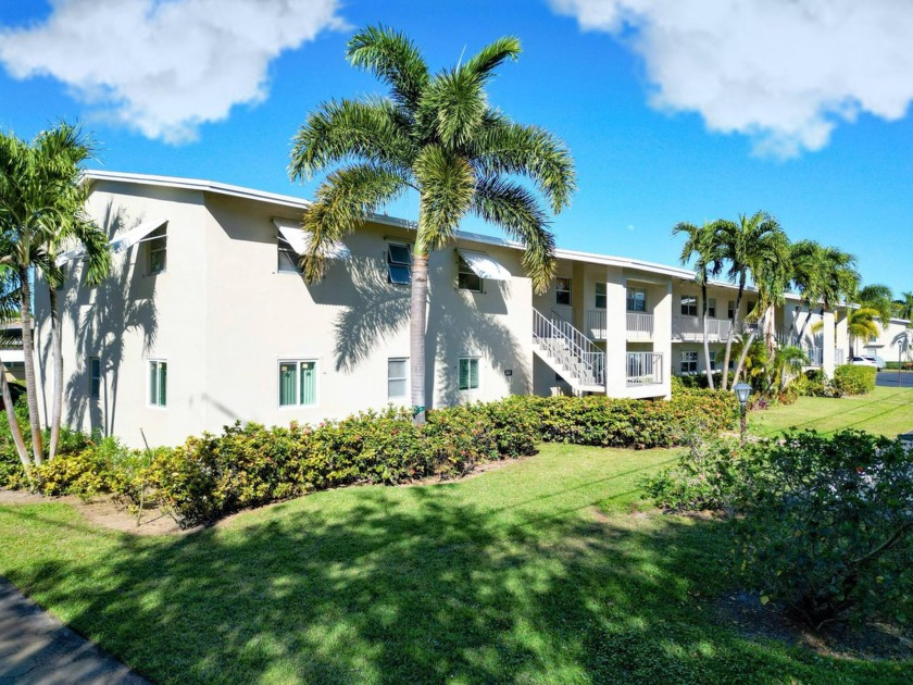 Minutes from the Ocean, This stunning 2 bedroom 2 bath condo is - Beach Condo for sale in Boynton Beach, Florida on Beachhouse.com