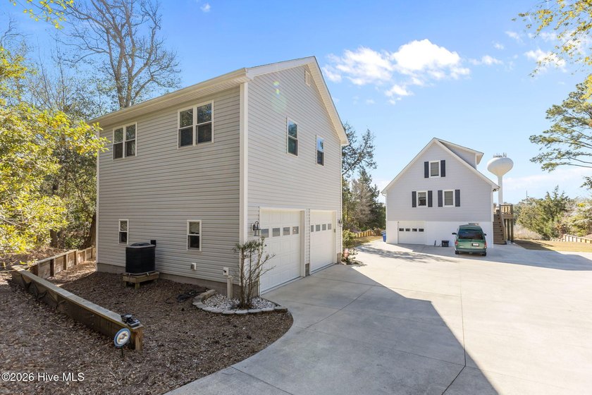 ****Showings Start 4/3**** Experience the rarity of true coastal - Beach Home for sale in Emerald Isle, North Carolina on Beachhouse.com