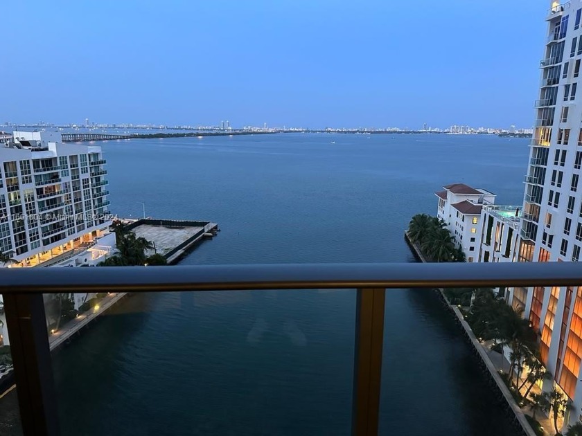 LIVE IN A RESORT STYLE ICON BAY. EXCELLENT VIEWS UPGRADED UNIT - Beach Condo for sale in Miami, Florida on Beachhouse.com