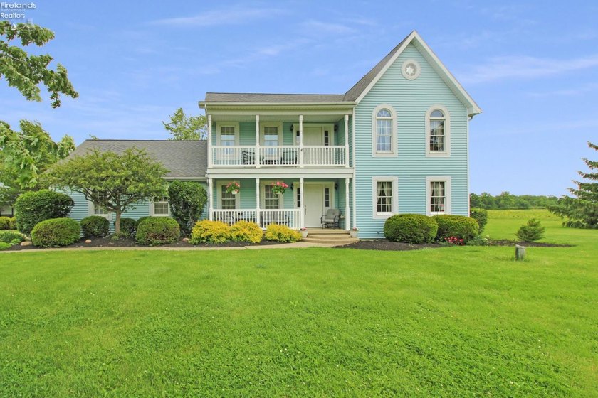 Spacious country property offering 4 bedrooms and 3 full - Beach Home for sale in Oak Harbor, Ohio on Beachhouse.com