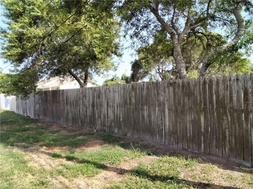 This lot is perfect to built your dream home project in a - Beach Lot for sale in Corpus Christi, Texas on Beachhouse.com