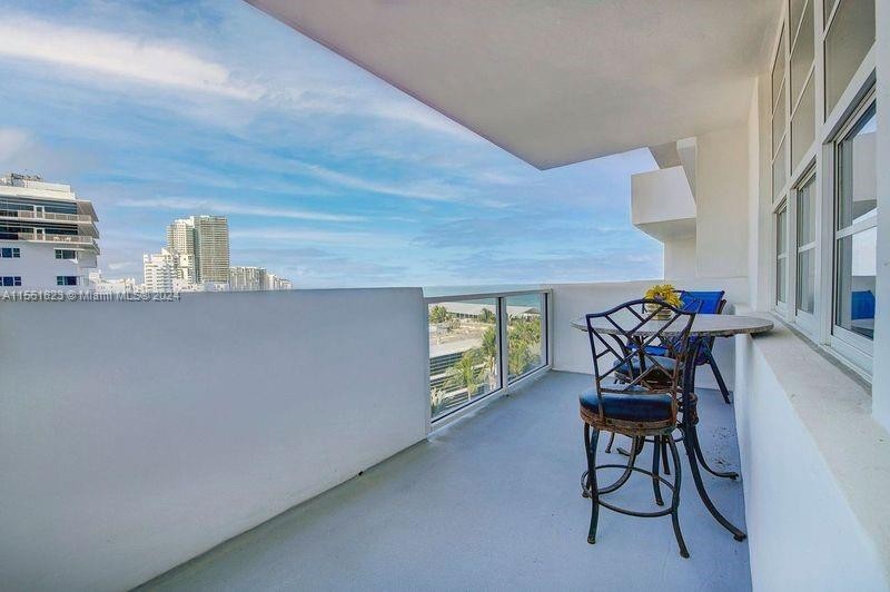 IN THE HEART OF SOUTH BEACH. THIS LARGE 1/BED 1.5 BATH WITH - Beach Condo for sale in Miami Beach, Florida on Beachhouse.com