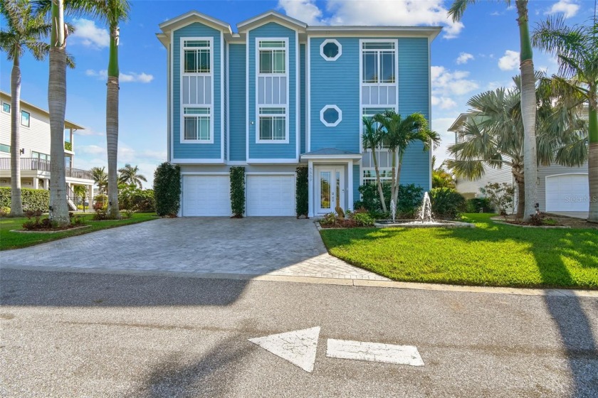 Beautifully decorated, Key West style home available *turnkey* - Beach Home for sale in Palmetto, Florida on Beachhouse.com