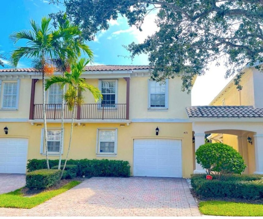 NEW ROOF. Lake Views! This well maintained 3bd, 2.5 bath,1 car - Beach Townhome/Townhouse for sale in Palm Beach Gardens, Florida on Beachhouse.com