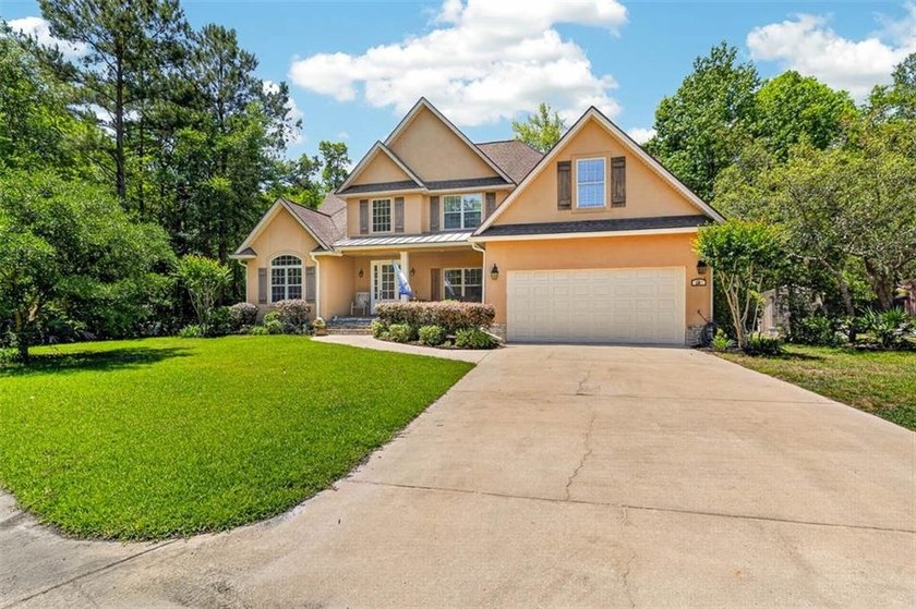 Spacious South Glynn County home offering over 3,000 square feet - Beach Home for sale in Brunswick, Georgia on Beachhouse.com