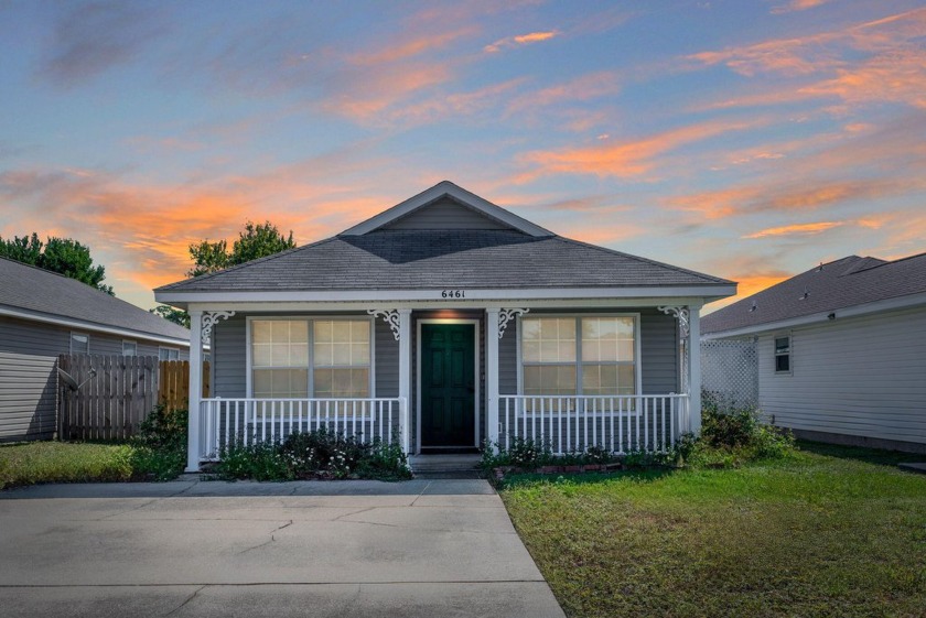 Welcome to this charming Florida cottage style home in the - Beach Home for sale in Gulf Breeze, Florida on Beachhouse.com