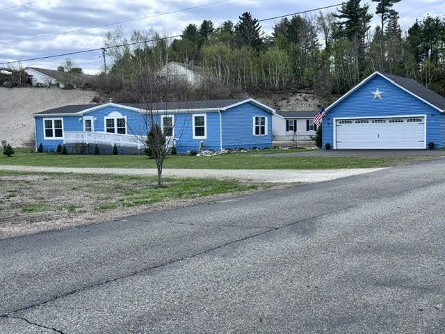 Welcome to this delightful modern ranch with scores of updates - Beach Home for sale in Hancock, Maine on Beachhouse.com