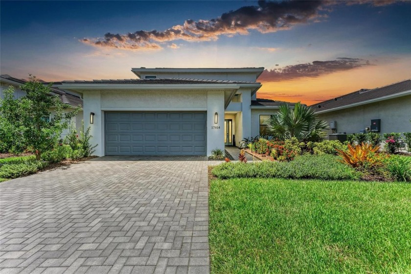 Just bring your suitcase--this turnkey home is move-in ready and - Beach Home for sale in Bradenton, Florida on Beachhouse.com