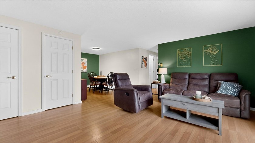 Well maintained first-floor 2-bedroom condo with recent updates - Beach Condo for sale in Saco, Maine on Beachhouse.com