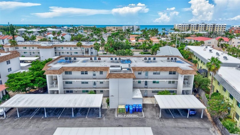 Great opportunity to own a vacation home on Siesta Key.  Turnkey - Beach Condo for sale in Sarasota, Florida on Beachhouse.com