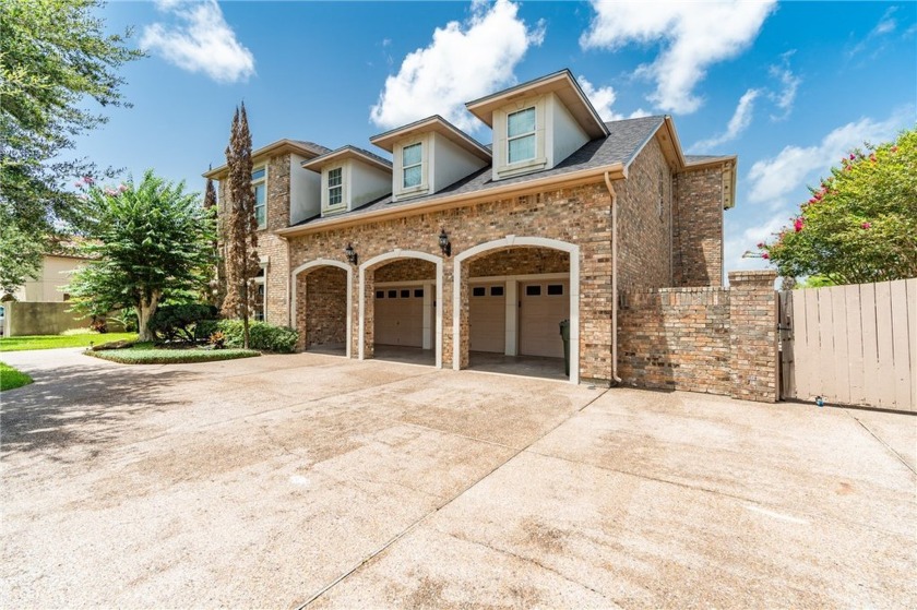 Designer's dream in prestigious Great Lakes! This gated - Beach Home for sale in Corpus Christi, Texas on Beachhouse.com