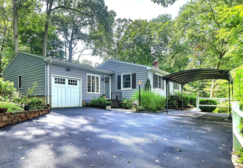 Loaded with lots of curb appeal, this fantastic Ranch sits in an - Beach Home for sale in Branford, Connecticut on Beachhouse.com